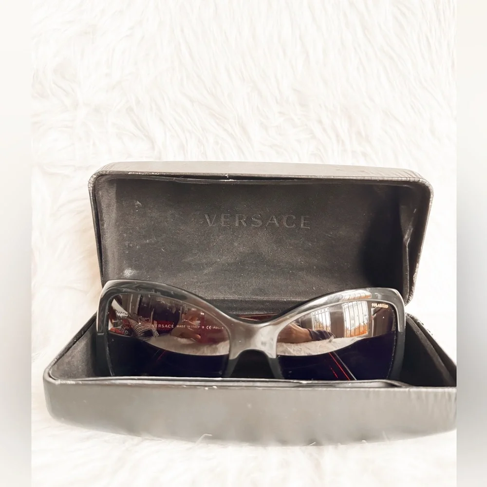 AUTHENTIC VERSACE POLARIZED SUNGLASSES + CASE - Picture 6 of 6